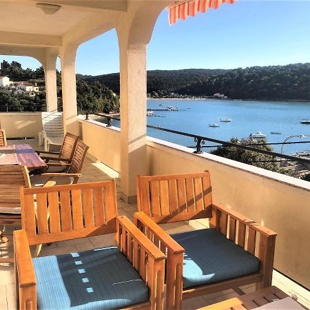 Apartments Trlika Kampor Екстер'єр фото