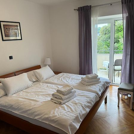 Apartments Trlika Kampor Екстер'єр фото