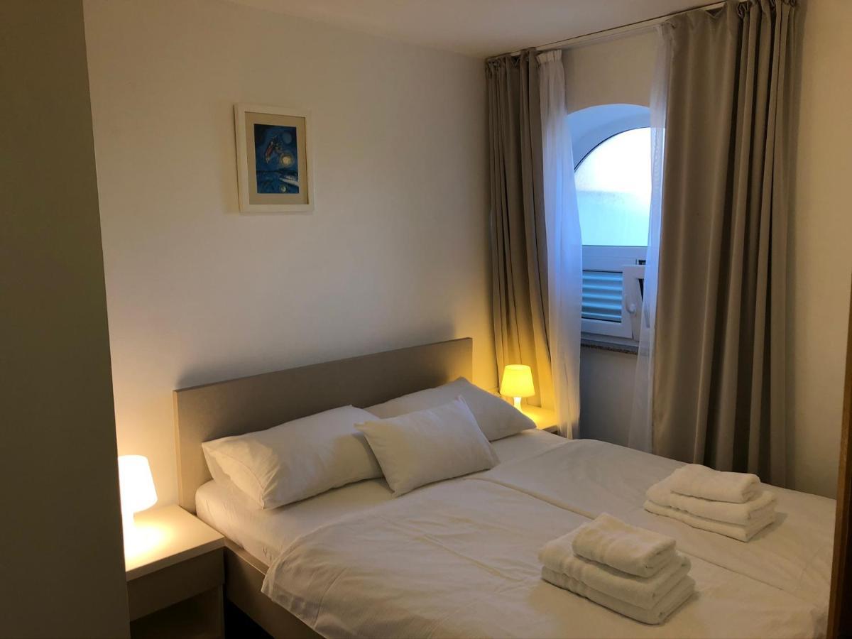Apartments Trlika Kampor Екстер'єр фото