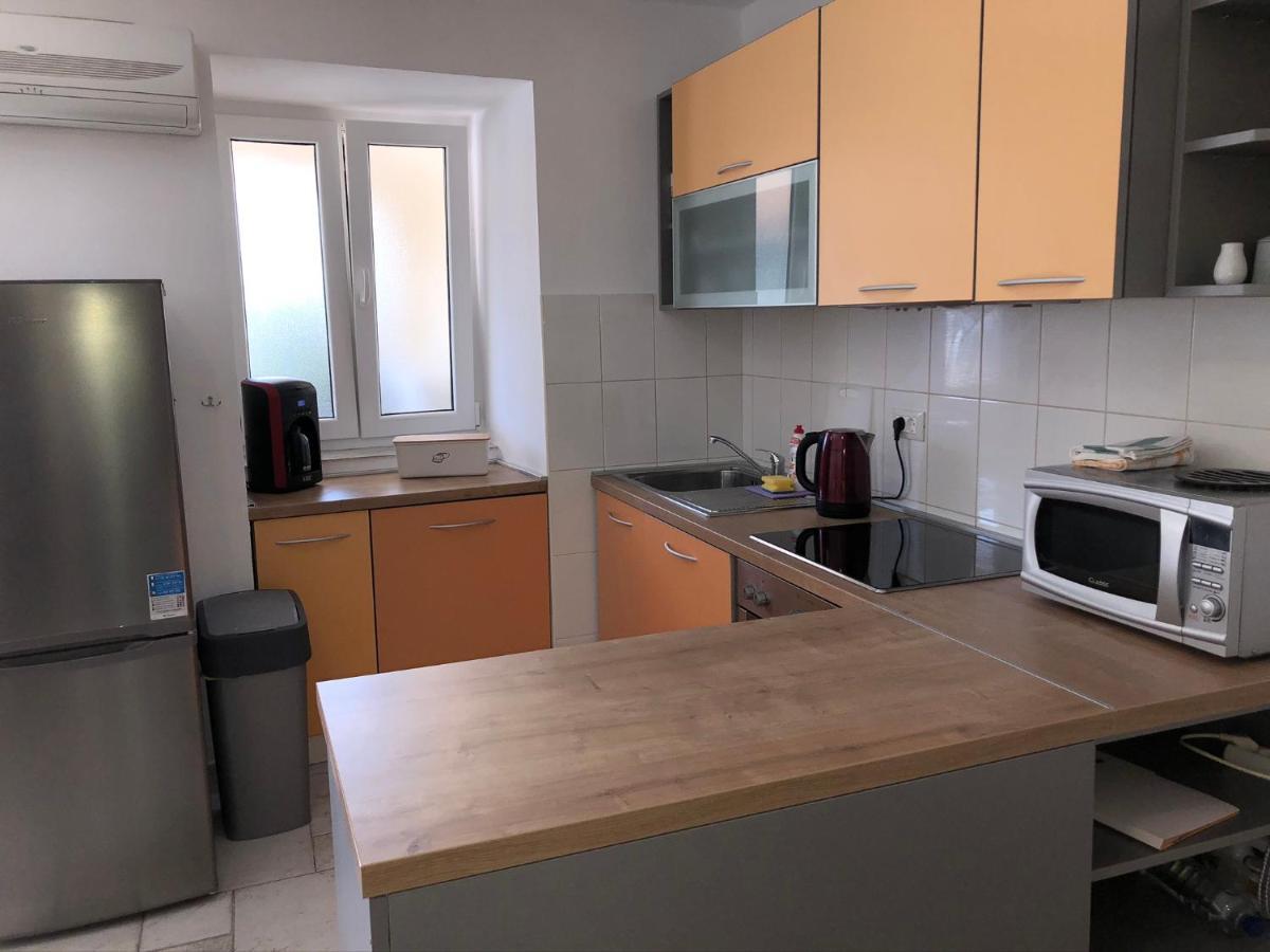 Apartments Trlika Kampor Екстер'єр фото