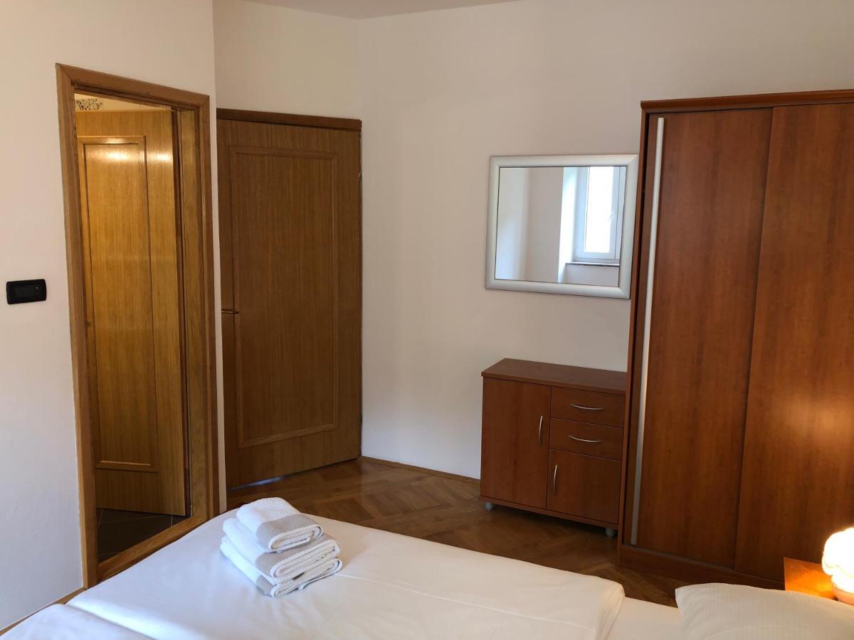 Apartments Trlika Kampor Екстер'єр фото