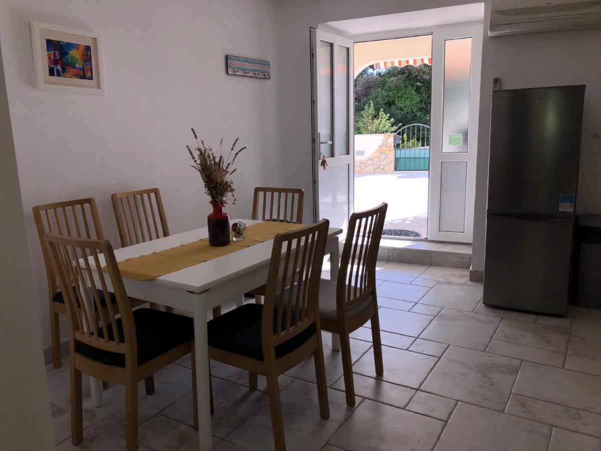 Apartments Trlika Kampor Екстер'єр фото