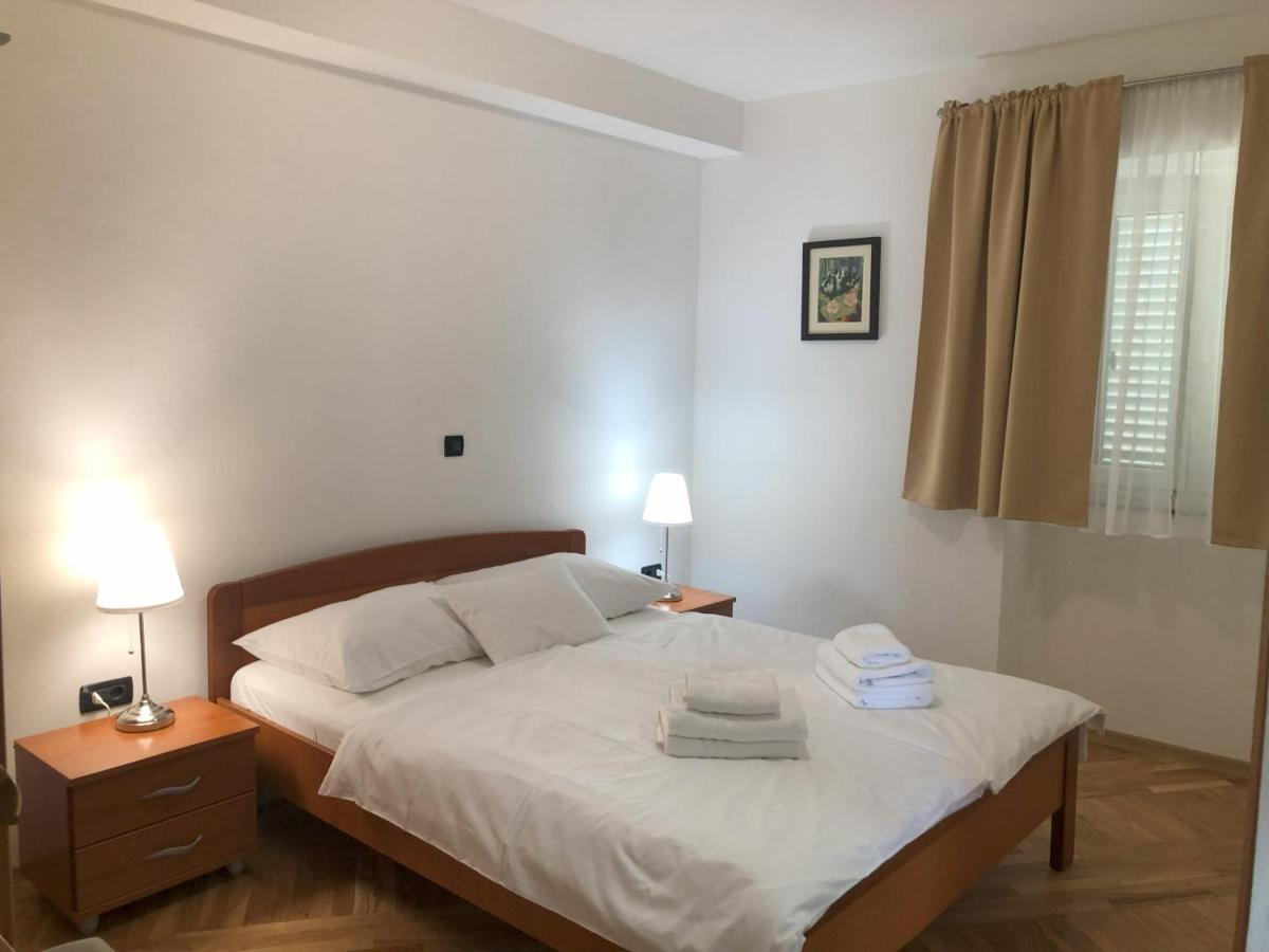 Apartments Trlika Kampor Екстер'єр фото