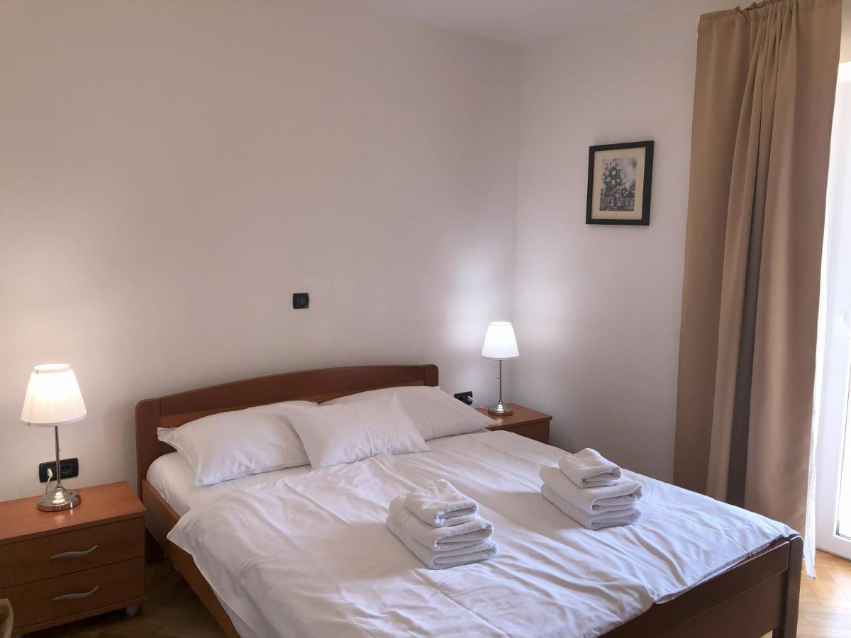Apartments Trlika Kampor Екстер'єр фото