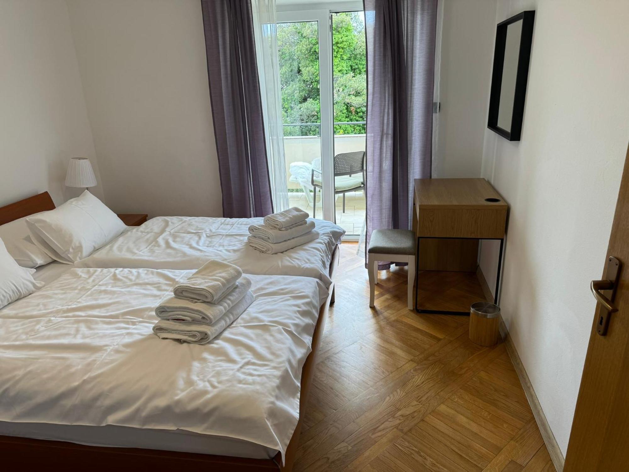 Apartments Trlika Kampor Екстер'єр фото